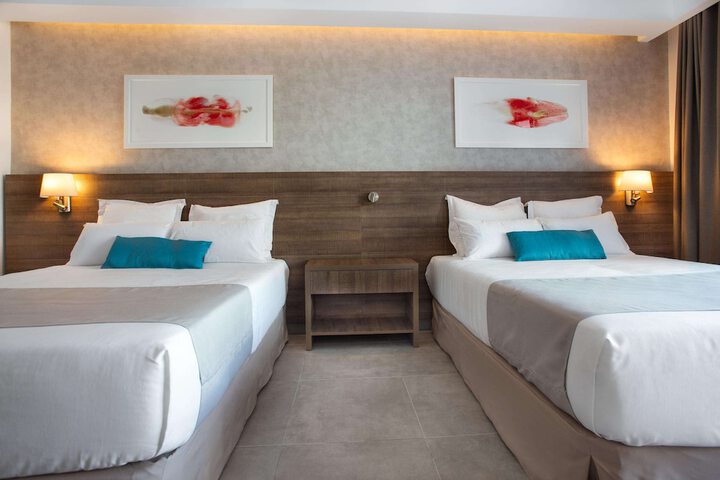 Room 33 of 259