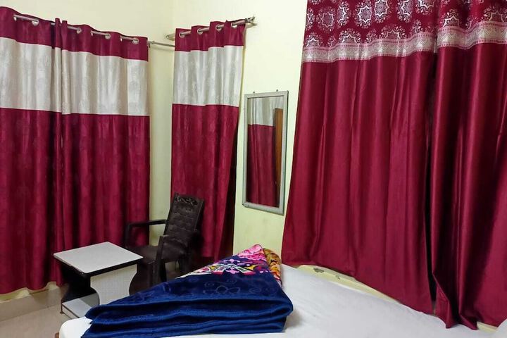 Room 13 of 20