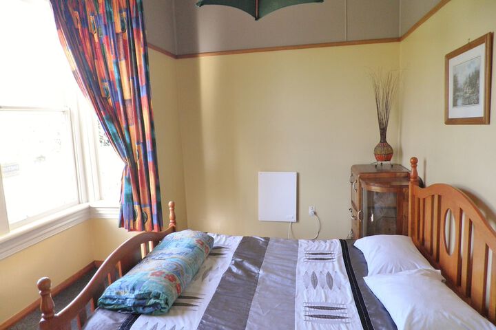 Room 7 of 32