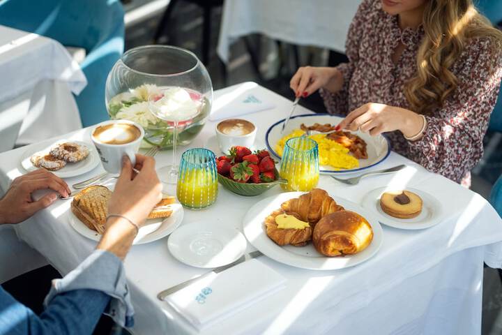 Breakfast/Coffee Service 74 of 147