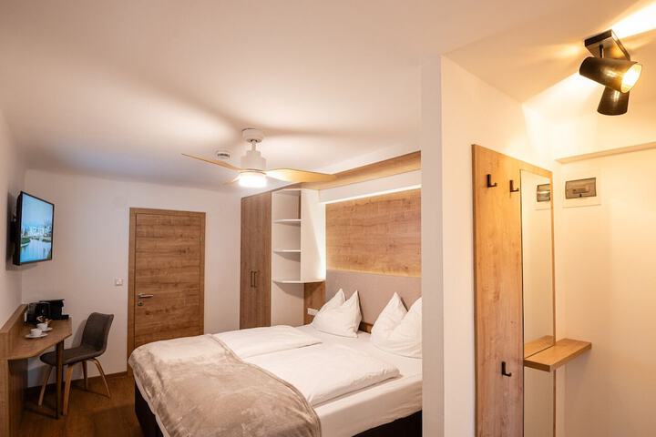 Room 11 of 49