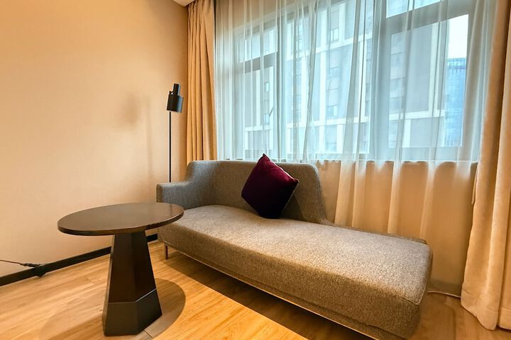 Room 9 of 35