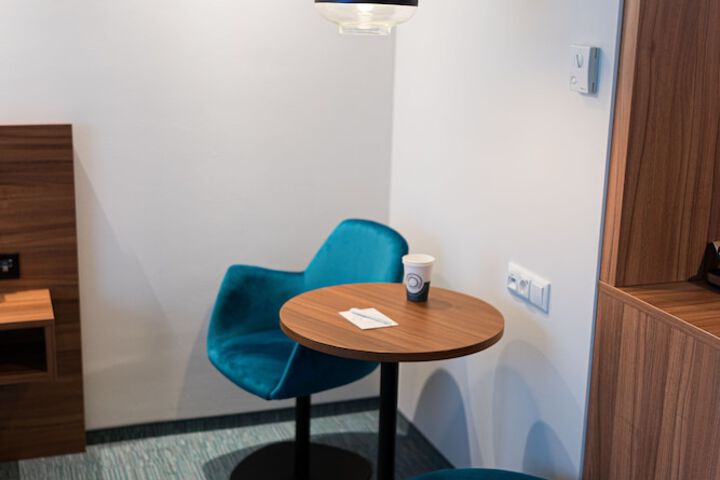 Room 18 of 107