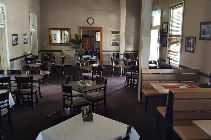 Dining 36 of 45