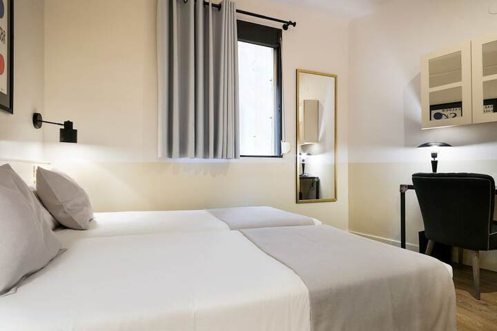 Room 21 of 44