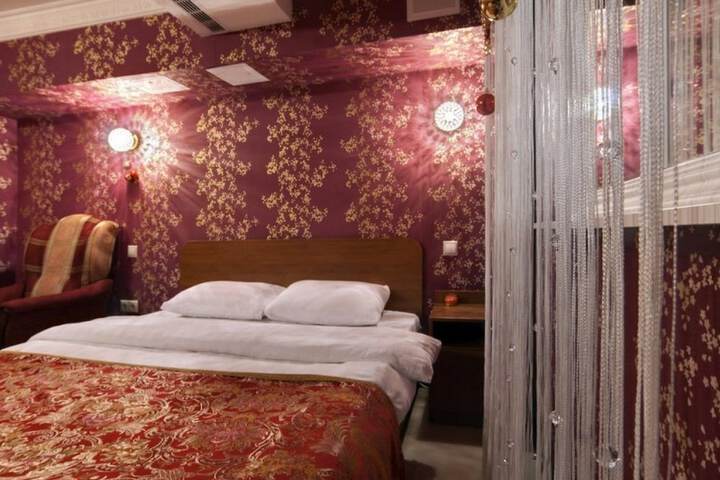 Room 6 of 68