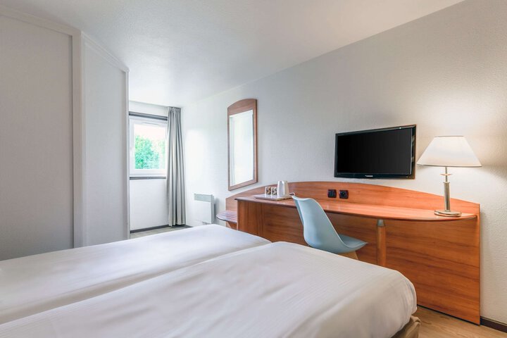 Room 21 of 43