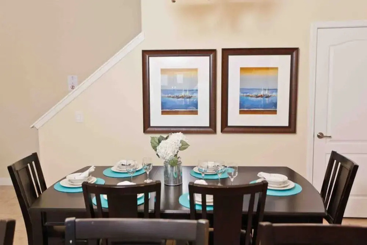 Dining 14 of 15