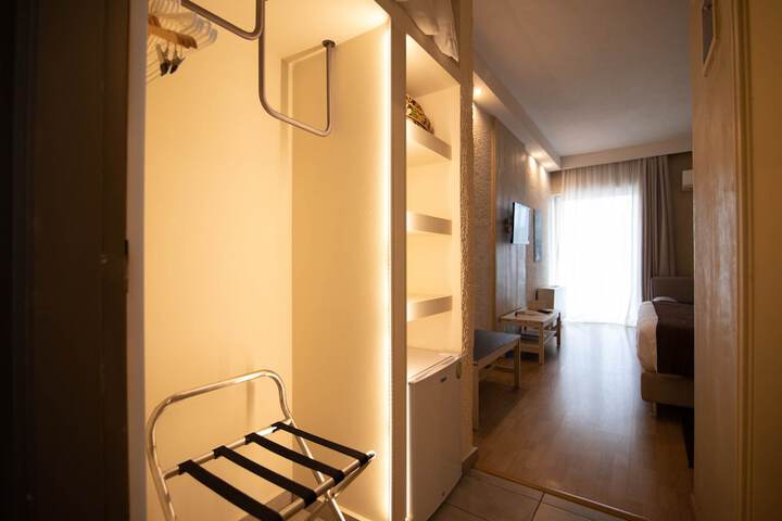 Room 36 of 86