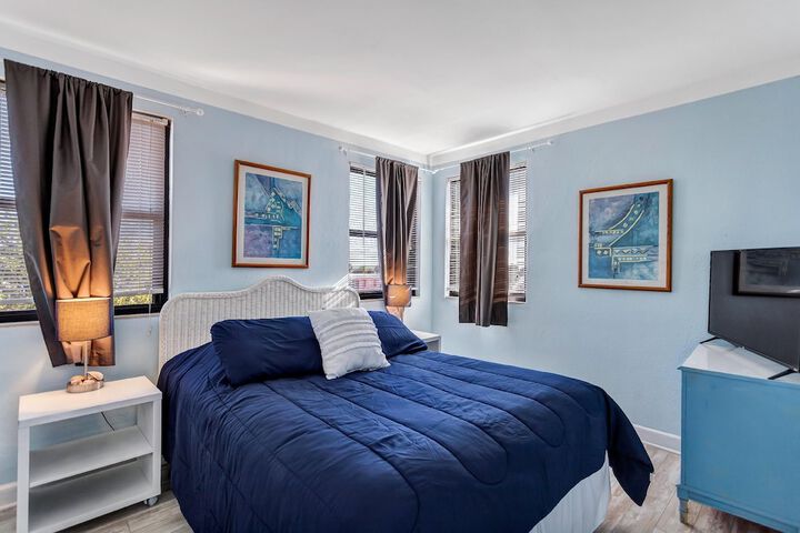 Room 42 of 325