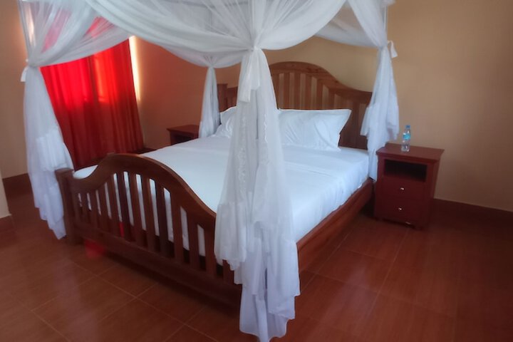 Room 3 of 5