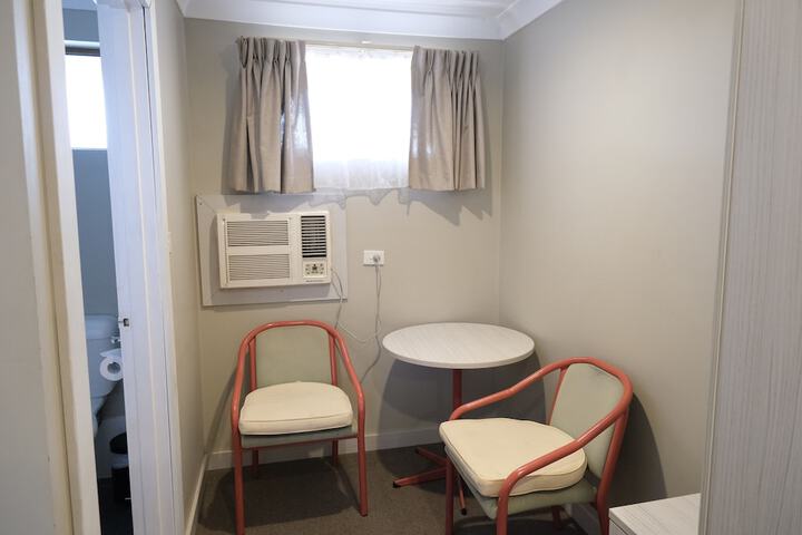 Room 13 of 169
