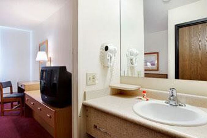 Room 7 of 48