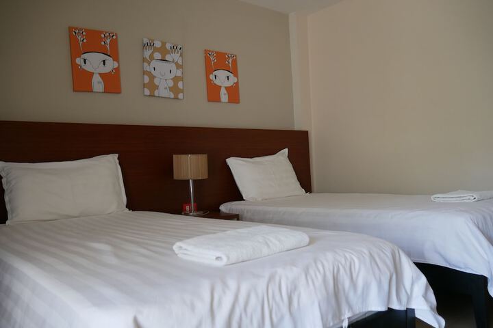Room 12 of 19