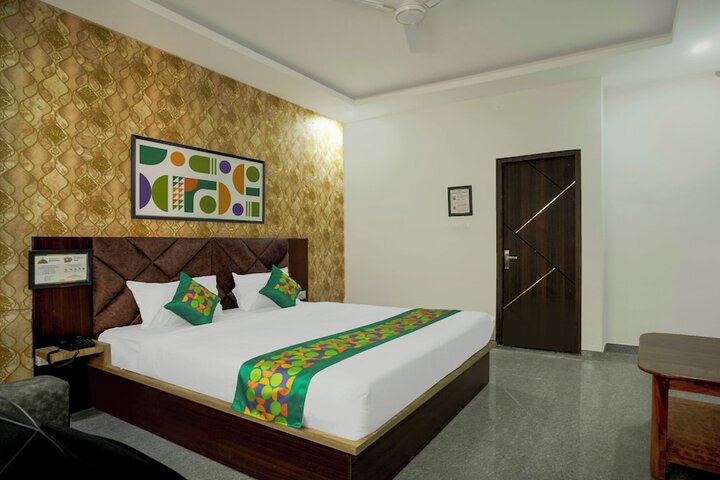 Room 9 of 41