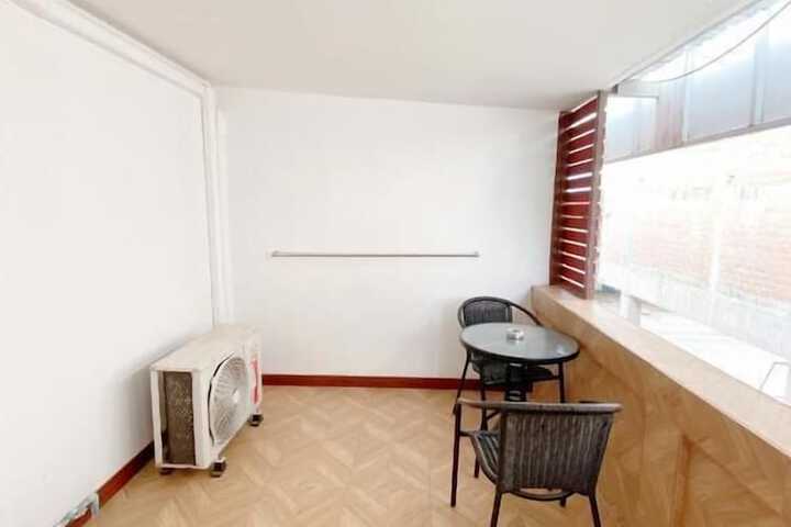 Room 14 of 18