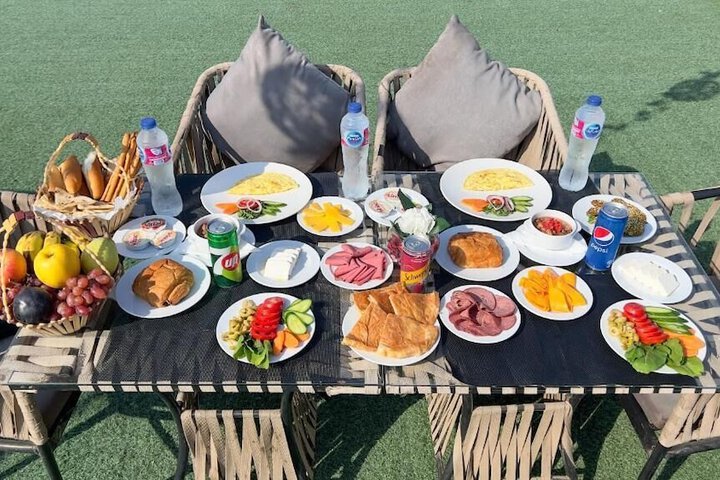 Breakfast/Coffee Service 101 of 110