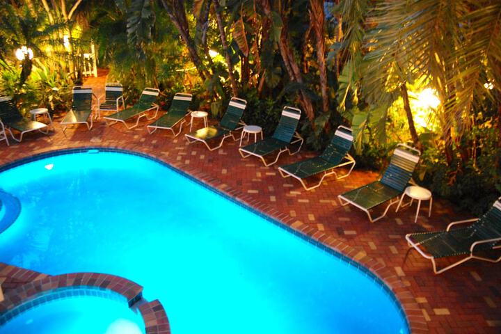 Pool 60 of 79