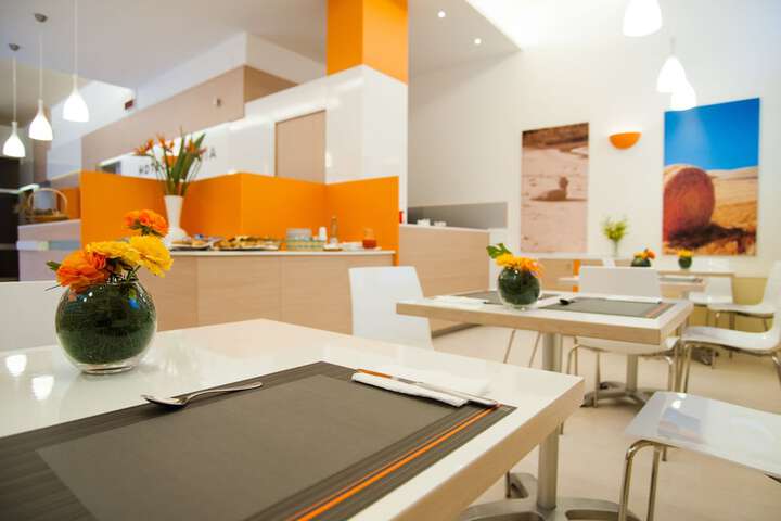Dining 37 of 46