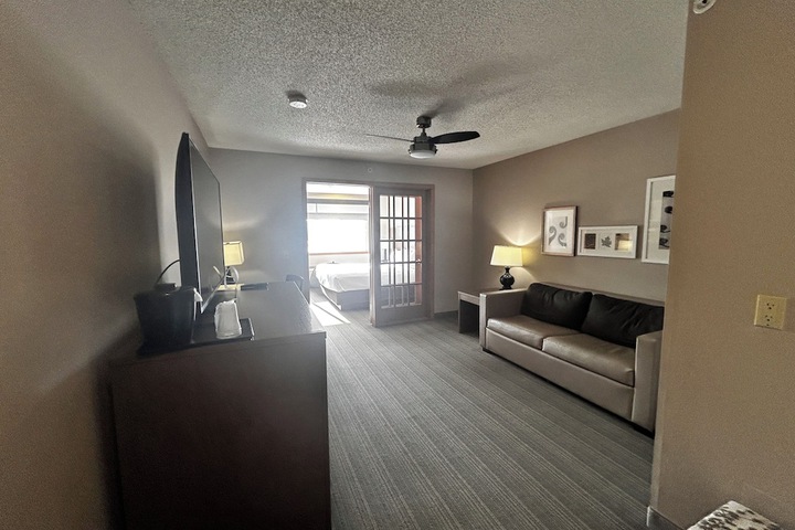 Room 14 of 28