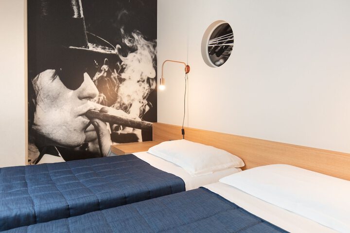 Room 20 of 63