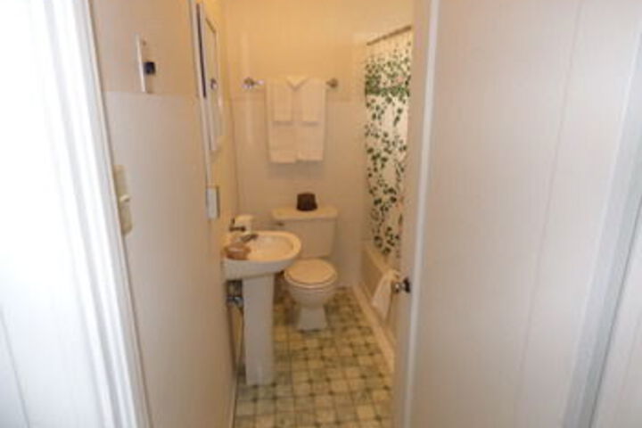 Room 5 of 35