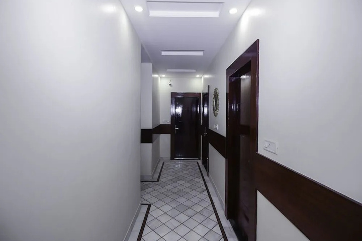 Room 9 of 9