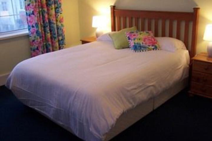 Room 12 of 17