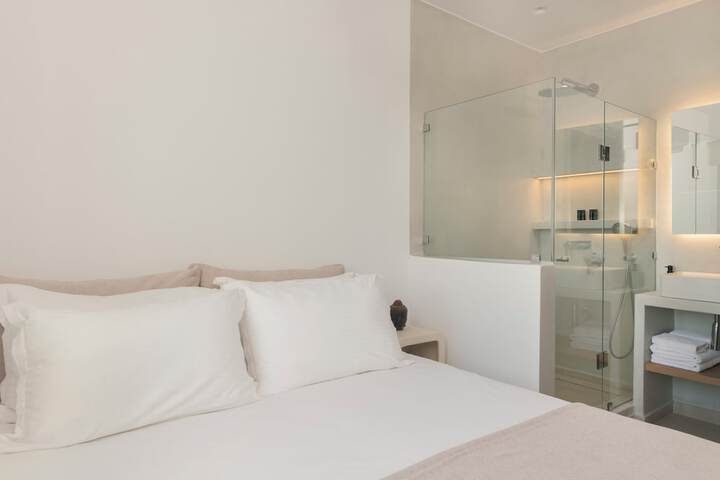 Room 18 of 37