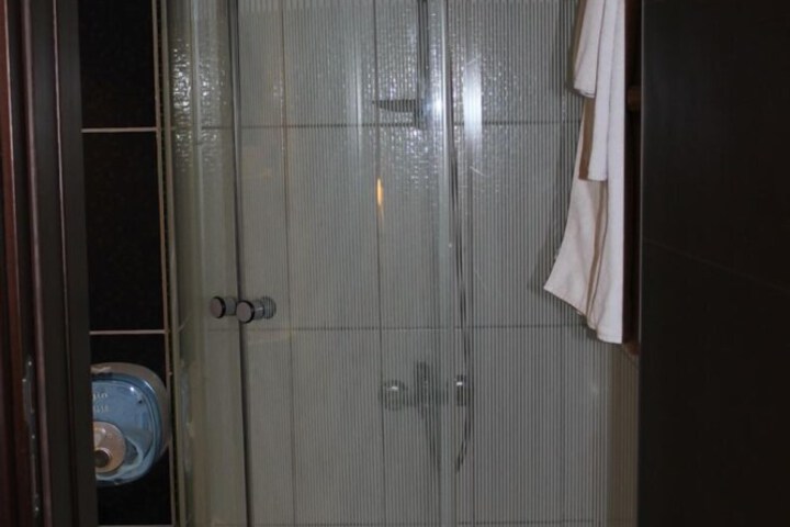 Room 48 of 69