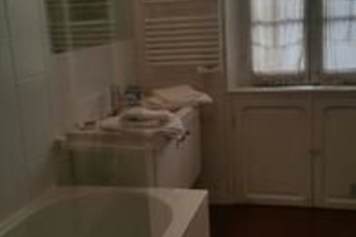 Room 33 of 146