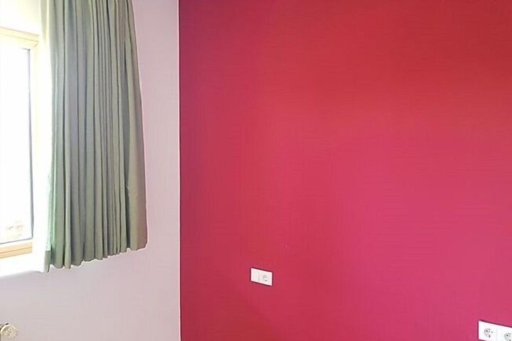 Room 8 of 10