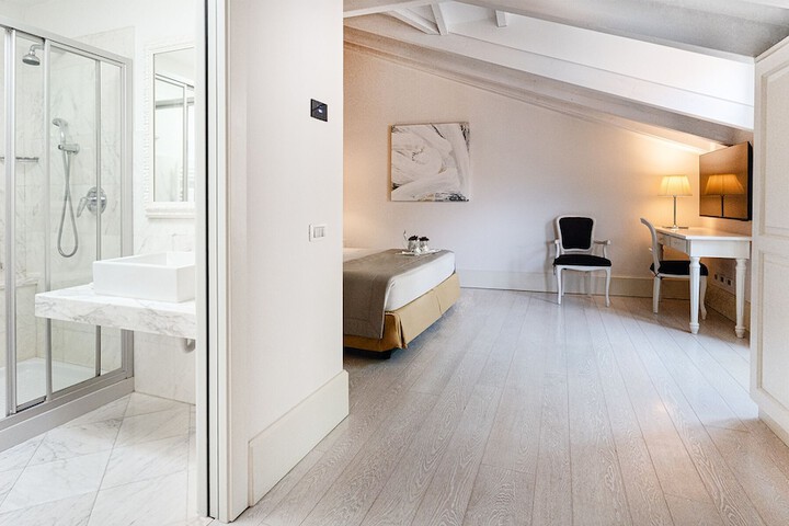 Room 46 of 169