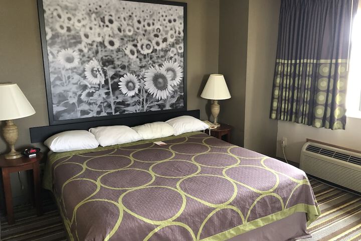 Standard King Bed Accessible (15 of 16)