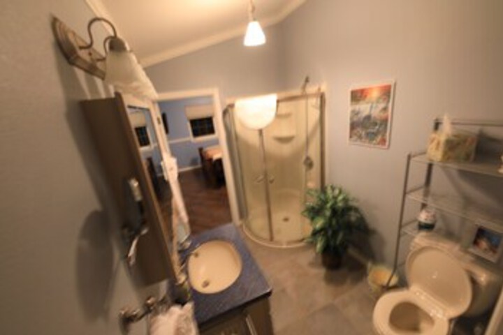 Room 10 of 68
