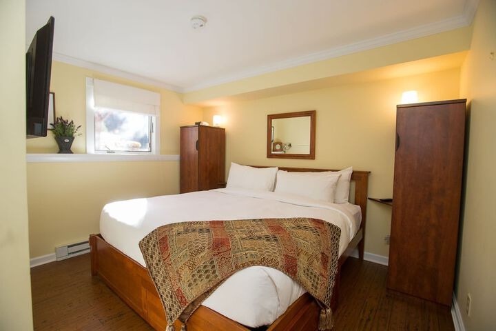 Deluxe King Bed (57 of 119)