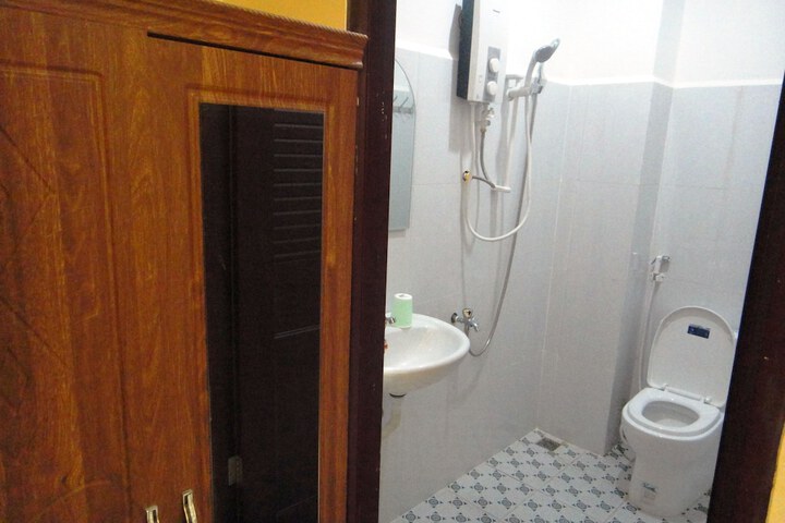 Room 17 of 23
