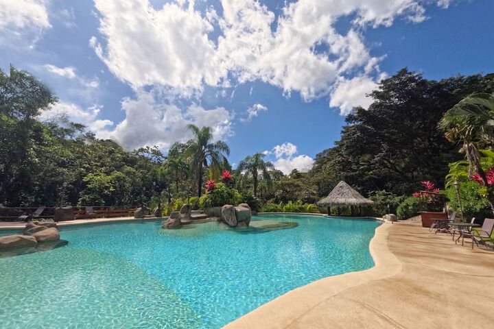 Hotel Pool