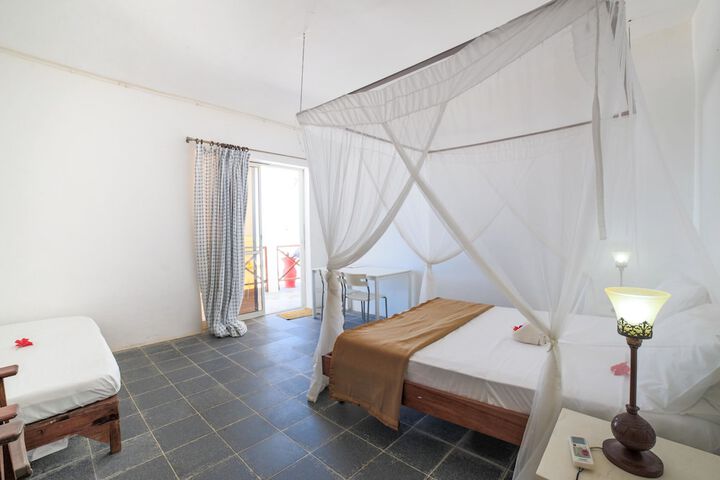 Room 4 of 50