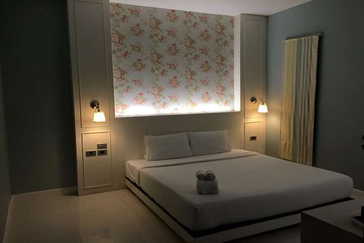 Room 6 of 22