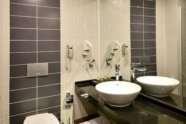 Room 20 of 49