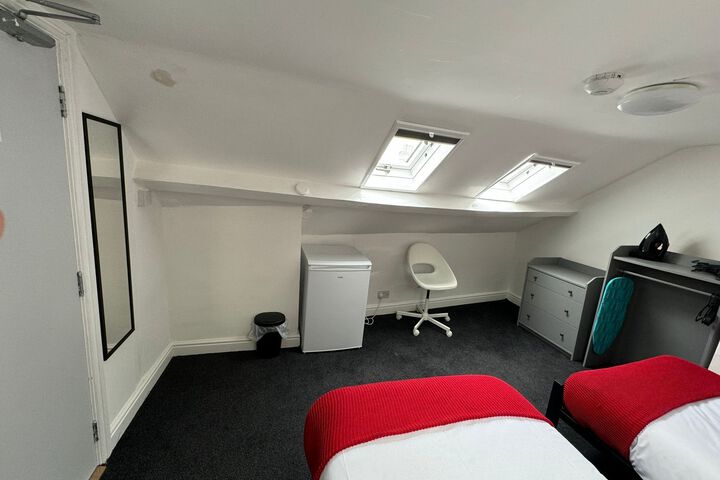 Room 11 of 24