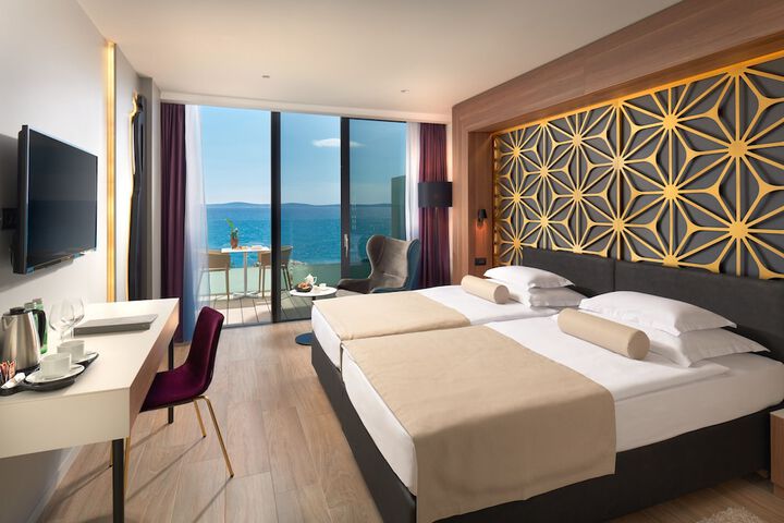 Room 21 of 106