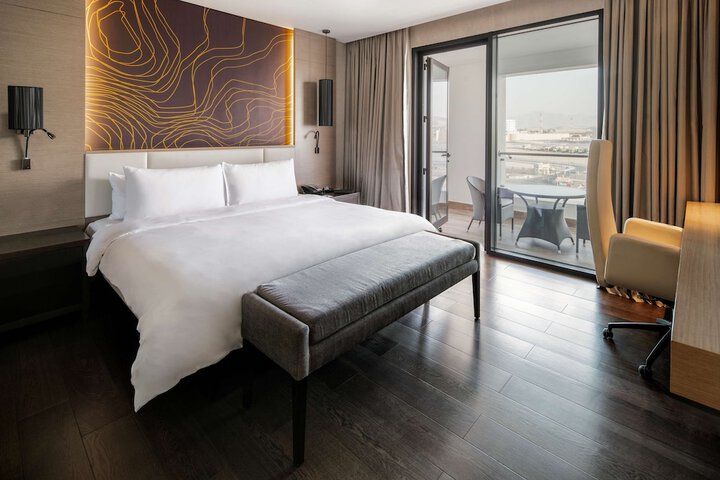 Room 33 of 189