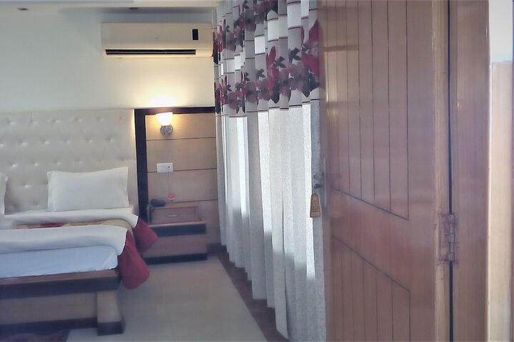 Room 20 of 120