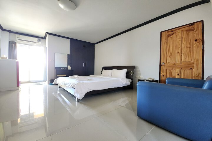 Room 7 of 72