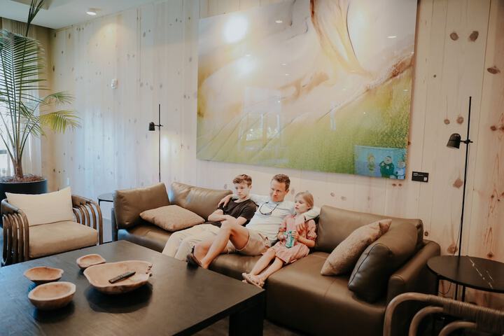 Guest Lobby