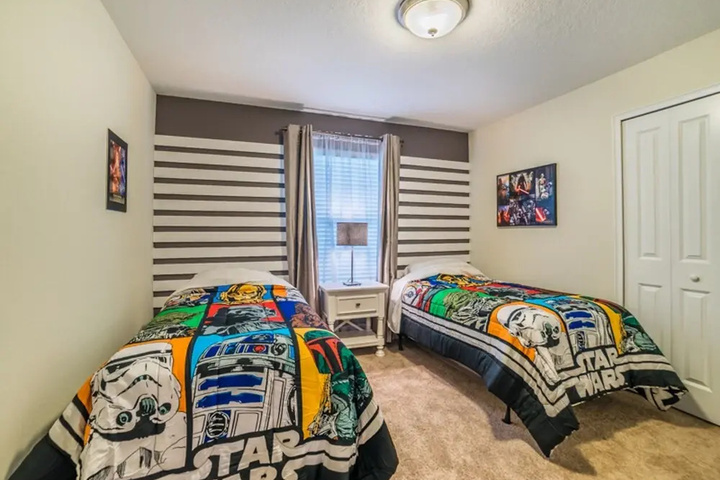 Room 3 of 33