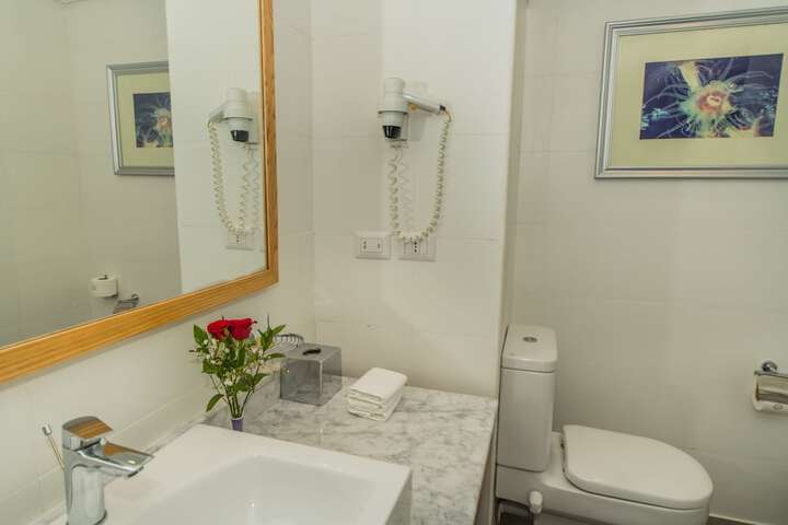 Room 42 of 140