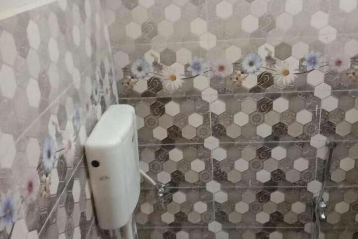 Room 6 of 51